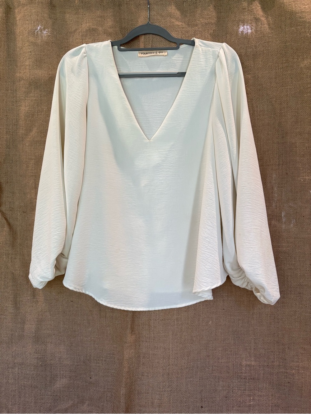Vero Moda Ivory V-Neck Balloon Sleeve Blouse